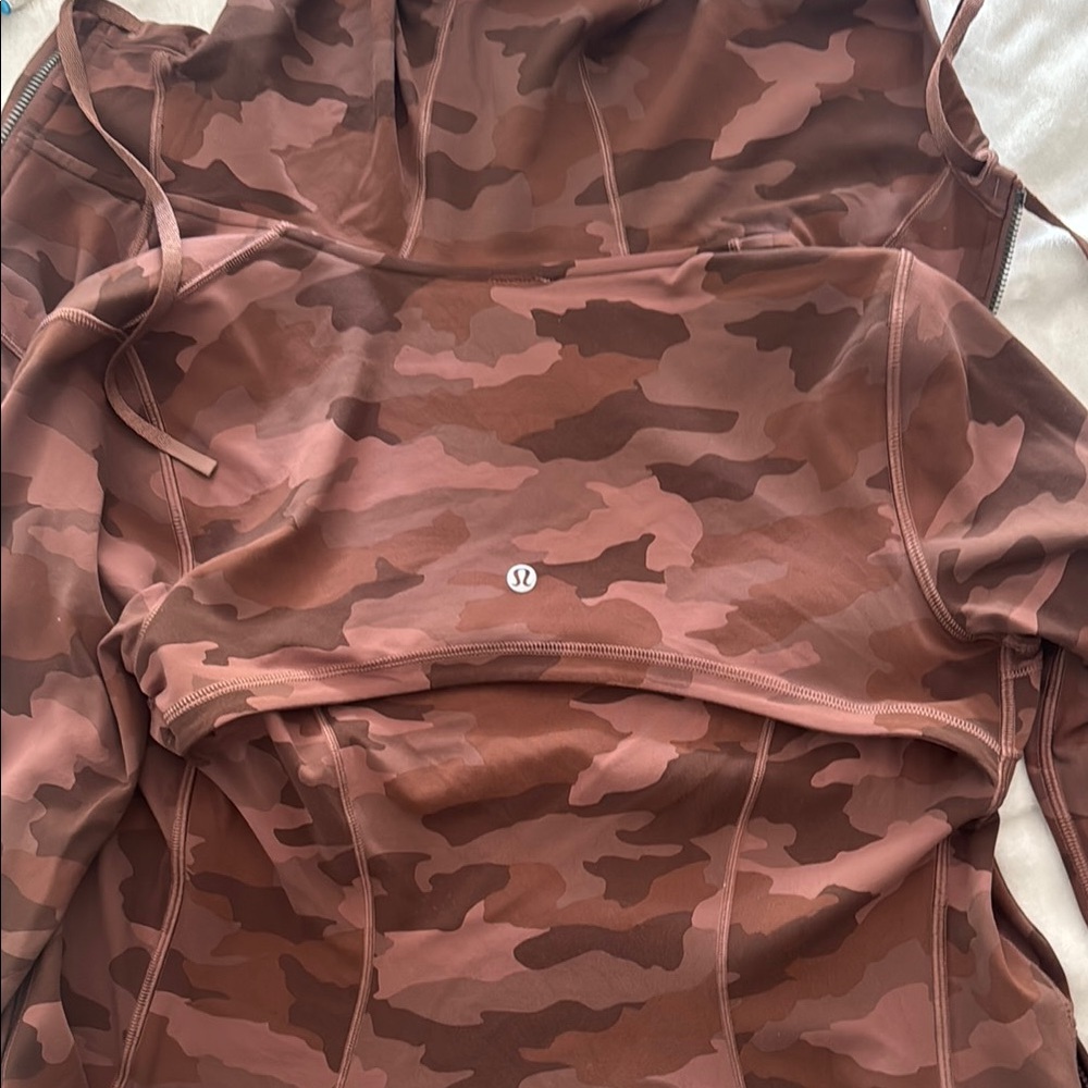 Lululemon Hooded Camouflage Define Jacket Nulu Size 6 - Picture 3 of 4